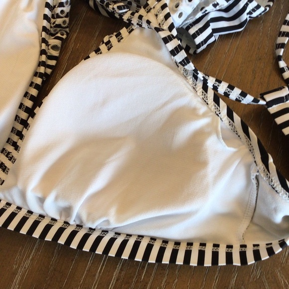 Time and Tru Black and White Striped Eyelet Ruffle Bikini Set Size L-XL - Picture 9 of 11